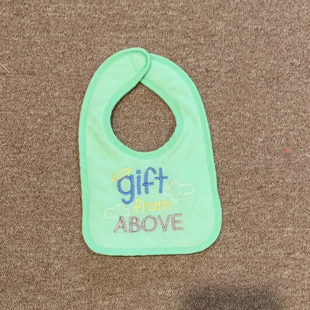 🌺 4 pack basic essential bibs for feeding infant baby!